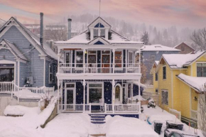 Raddon by AvantStay Beautifully Restored Victorian Home w Hot Tub in Heart of Downtown PC